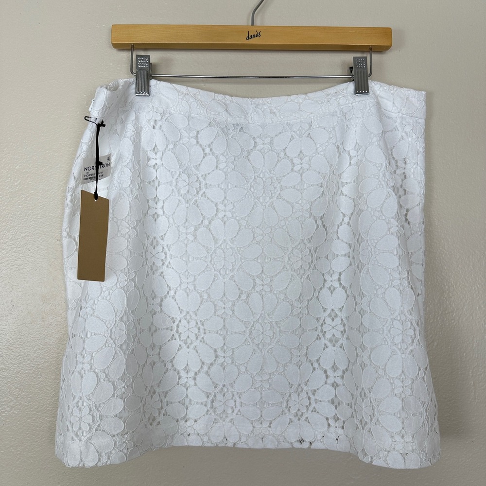 Halogen Women's XL Mini Skirt White‎ Floral Lace